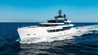 45m sanlorenzo motor yacht Neverland II sold